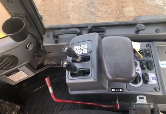 ขายรถตักล้อยาง KOMATSU WA320-6 ปี 2012 นำเข้าเองจากญี่ปุ่น สภาพสวยพร้อมใช้ มีVDOการทำงานครับ ขายรถตักล้อยาง KOMATSU WA320-6 ปี 2012 นำเข้าเองจากญี่ปุ่น สภาพสวยพร้อมใช้ มีVDOการทำงานครับ