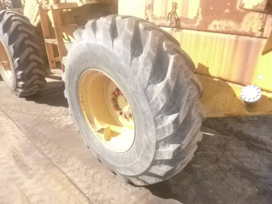 ขายรถตัก ยี่ห้อ KOMATSU รุ่น 510 ขายรถตัก ยี่ห้อ KOMATSU รุ่น 510