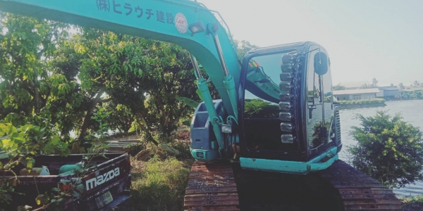 ขายจ้า..KOBELCO  SK135SR  YY01  เก่าใน สภาพดี  เครื่องปั๊มแห้ง  มีลายแย๊ก  10,xxx  ชั่วโมง  พร้อมใช้  โทร 089-3818694  จ๊อย