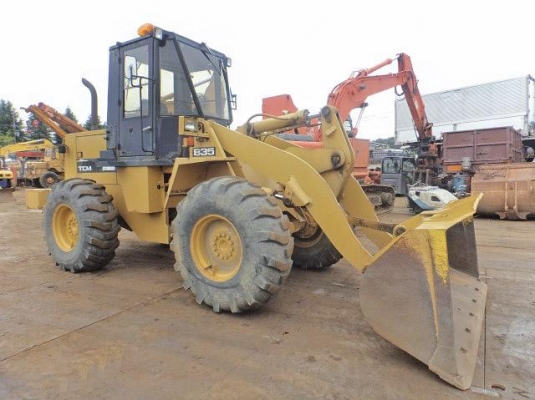 ขายรถตัก ยี่ห้อ TCM รุ่น 835-2