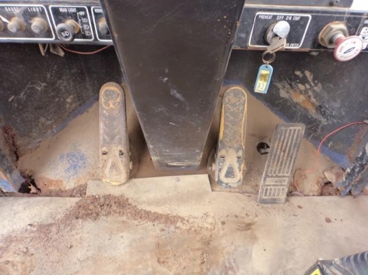 ขายรถตัก ยี่ห้อ TCM รุ่น 835-2