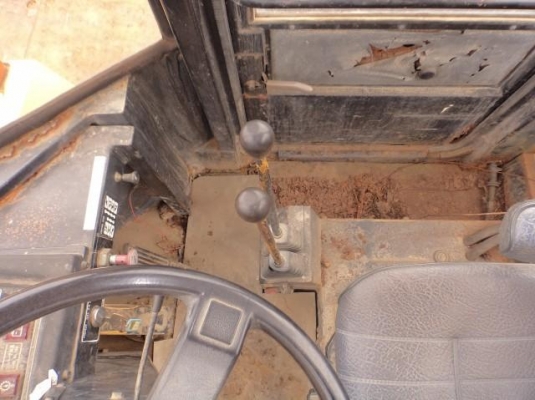 ขายรถตัก ยี่ห้อ TCM รุ่น 835-2