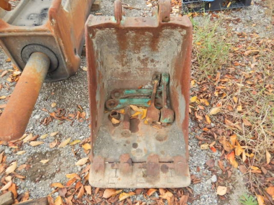 ขายรถขุด ยี่ห้อ KOMATSU รุ่น PC75uu-2