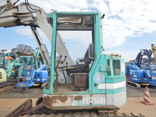 ขายรถขุด ยี่ห้อ KOMATSU รุ่น PC75uu-2