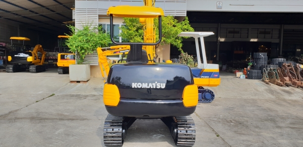 ขาย รถขุด KOMATSU รุ่น PC25-1มือสองญี่ปุ่น แทรกเหล็ก สลัก บูทเอวแน่น 100\% คันนี้ มาพร้อมหัวกระแทก  สวยพร้อมใช้งาน มือถือ 0818753444