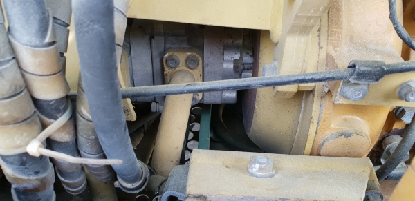 ขาย รถขุด KOMATSU รุ่น PC25-1มือสองญี่ปุ่น แทรกเหล็ก สลัก บูทเอวแน่น 100\% คันนี้ มาพร้อมหัวกระแทก  สวยพร้อมใช้งาน มือถือ 0818753444