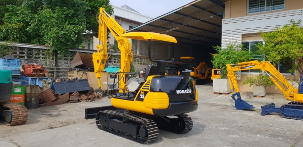 ขาย รถขุด KOMATSU รุ่น PC25-1มือสองญี่ปุ่น แทรกเหล็ก สลัก บูทเอวแน่น 100\% คันนี้ มาพร้อมหัวกระแทก  สวยพร้อมใช้งาน มือถือ 0818753444