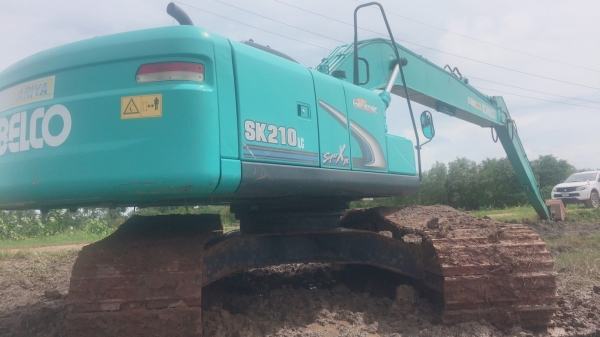 รถแบคโฮ KOBELCO SK210LC-8 YQ12 ใช้งาน 4,659 ชั่วโมงบูมยาว