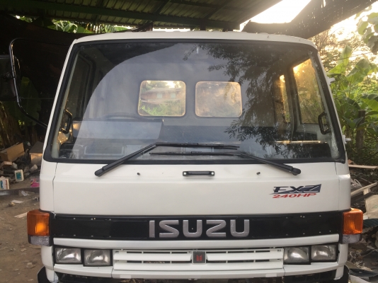 ขาย หัวสิบล้อ ISUZU ร็อคกี้ สีใหม่ อุปกรณ์ครบ