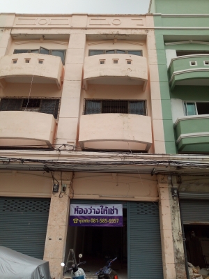 ให้เช่าตึกแถว 3 ชั้นครึ่งมีชั้นลอย กำลังตกแต่งปรับปรุง