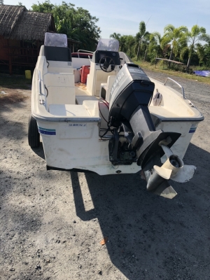 เรือ YAMAHA SRV 20 ฟุต พร้อมเครื่อง 60 แรง เรือ YAMAHA SRV 20 ฟุต พร้อมเครื่อง 60 แรง