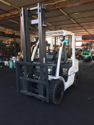 รถยกนิสสันรุ่นล่าสุด น้ำหนักยก 3 ตัน เสาสูง 4 เมตร เครื่องดีเซล เกียร์ออโต้