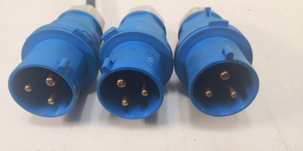 ตัวละ 120 บ.ส่งถึงบ้านฟรี โทร 083-2000058 LINE ID: line832923 power plug กันน้ำ กันฝุ่น ยี่ห้อ Bals 