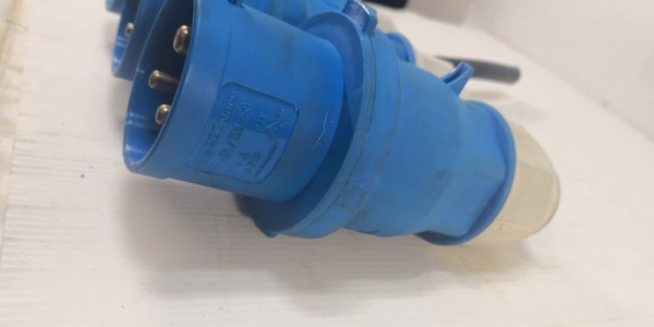 ตัวละ 120 บ.ส่งถึงบ้านฟรี โทร 083-2000058 LINE ID: line832923 power plug กันน้ำ กันฝุ่น ยี่ห้อ Bals ตัวละ 120 บ.ส่งถึงบ้านฟรี โทร 083-2000058 LINE ID: line832923 power plug กันน้ำ กันฝุ่น ยี่ห้อ Bals