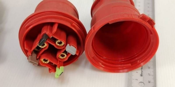 ตัวละ 120 บ.ส่งถึงบ้านฟรี โทร 083-2000058 LINE ID: line832923 power plug กันน้ำ กันฝุ่น ยี่ห้อ Bals 