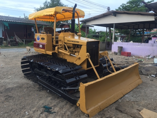 ขายรถแทร็กเตอร์D2-5PL รถสวย พร้อมใช้งาน เครื่องดี ช่วงล่างดี ใบแทร็กสวยทุกใบ ราคาต่อรองได้ โทร0616613023แพรว