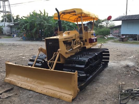 ขายรถแทร็กเตอร์D2-5PL รถสวย พร้อมใช้งาน เครื่องดี ช่วงล่างดี ใบแทร็กสวยทุกใบ ราคาต่อรองได้ โทร0616613023แพรว