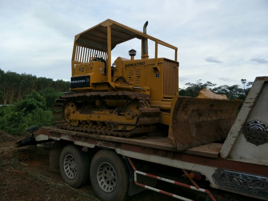 มี VDO ให้ชม.KOMATSU D31P-ู16 เกียร์ท๊อก สไลด์ใบมีด 6 ทิศทาง ราคา 350000