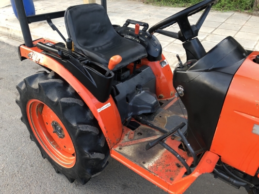 ขายดาวน์/สด B2420 4WD พร้อมใช้งาน พวงมาลัยเพาเวอร์ ราคาต่อรองได้