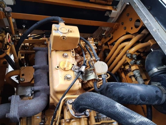 รถตัก KOMATSU WA30-2 เก่าญี่ปุ่นสภาพดี ขนาด0.3คิว ขับเคลื่อน4&times;4 ฟูลไทม์ เครื่องยนต์KOMATSU3D84 สุดประหยัด อัตรากำลังสูง สลักQCแต้มแดงจากโรงงานยังอยู่ เหมาะสำหรับร้านวัสดุก่อสร้าง ทั่วไป หรือใช้ตักวัสดุ วิ่งง่ายคล่องตัวมาก ที่แคบแคบใช้งานได้ ราคา385,