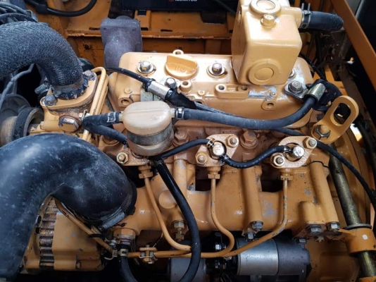 รถตัก KOMATSU WA30-2 เก่าญี่ปุ่นสภาพดี ขนาด0.3คิว ขับเคลื่อน4&times;4 ฟูลไทม์ เครื่องยนต์KOMATSU3D84 สุดประหยัด อัตรากำลังสูง สลักQCแต้มแดงจากโรงงานยังอยู่ เหมาะสำหรับร้านวัสดุก่อสร้าง ทั่วไป หรือใช้ตักวัสดุ วิ่งง่ายคล่องตัวมาก ที่แคบแคบใช้งานได้ ราคา385,