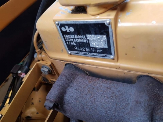 รถตัก KOMATSU WA30-2 เก่าญี่ปุ่นสภาพดี ขนาด0.3คิว ขับเคลื่อน4&times;4 ฟูลไทม์ เครื่องยนต์KOMATSU3D84 สุดประหยัด อัตรากำลังสูง สลักQCแต้มแดงจากโรงงานยังอยู่ เหมาะสำหรับร้านวัสดุก่อสร้าง ทั่วไป หรือใช้ตักวัสดุ วิ่งง่ายคล่องตัวมาก ที่แคบแคบใช้งานได้ ราคา385,