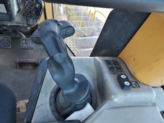 Caterpillar D5N นำเข้าจากญี่ปุ่น โทร. 080-6565422 (หนิง)