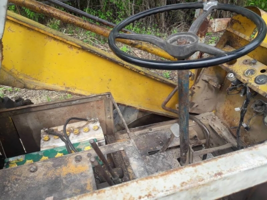 ขาย 69,000 รถตัก KOMATSU SD 20 เครื่องดี เกียร์แรง ยางดี รถพร้อมใช้งาน เอกสารหนังสือสัญญาซื้อขาย รถอยู่ ขอนแก่น 090-772-3710 090-772-3708