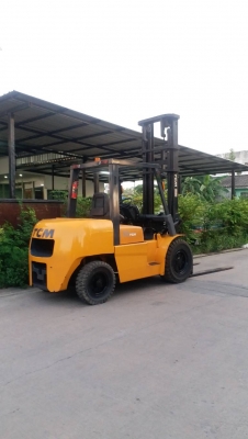ขายรถยกโฟร์คลิฟท์ยี่ห้อ TCM 5 ตัน เสาสูง5 เมตร