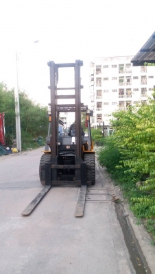 ขายรถยกโฟร์คลิฟท์ยี่ห้อ TCM 5 ตัน เสาสูง5 เมตร