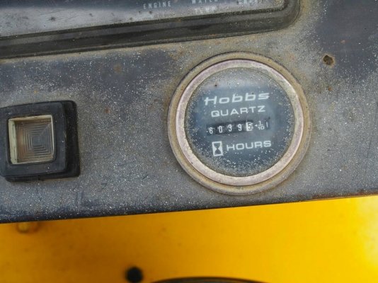 YANMAR B6U-1ปั้มนิ้ม เครื่องยนต์สี่สูบ แทรคเหล็กใหม่ YANMAR B6U-1ปั้มนิ้ม เครื่องยนต์สี่สูบ แทรคเหล็กใหม่