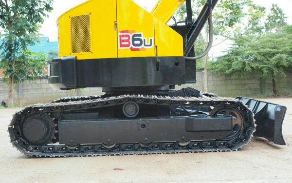 YANMAR B6U-1ปั้มนิ้ม เครื่องยนต์สี่สูบ แทรคเหล็กใหม่ YANMAR B6U-1ปั้มนิ้ม เครื่องยนต์สี่สูบ แทรคเหล็กใหม่
