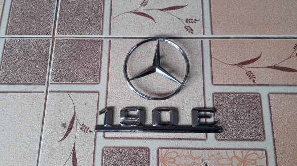 โลโก้ BENZ 190E แท้ ติดท้ายรถ