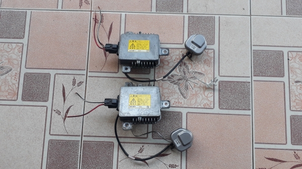 บัลลาสต์ ไฟหน้าซีนอน จากญี่ปุ่น ขั้วหลอด D2S D2R