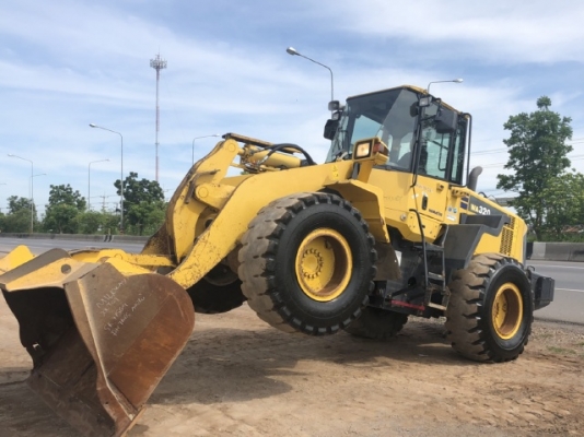 ขายรถตักล้อยาง KOMATSU WA320-6 ปี 2012 นำเข้าเองจากญี่ปุ่น สภาพสวยพร้อมใช้ มีVDOการทำงานครับ ขายรถตักล้อยาง KOMATSU WA320-6 ปี 2012 นำเข้าเองจากญี่ปุ่น สภาพสวยพร้อมใช้ มีVDOการทำงานครับ