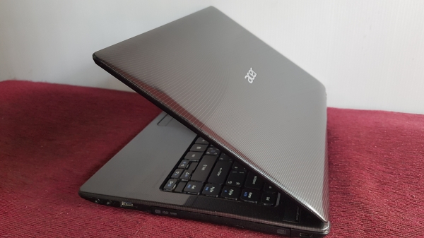 ขาย โน๊ตบุ๊ค ยี่ห้อ ACER Aspire 4752 การ์ดจอแยก NVIDIA GeForce GT630M แรงๆพร้อมใช้งาน 4,752 บาท ขาย โน๊ตบุ๊ค ยี่ห้อ ACER Aspire 4752 การ์ดจอแยก NVIDIA GeForce GT630M แรงๆพร้อมใช้งาน 4,752 บาท