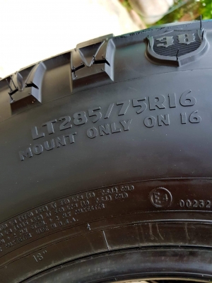 ขายยาง M/T 285/75/16 MICKEY THOMPSON DEEGEN 38 สวยๆ