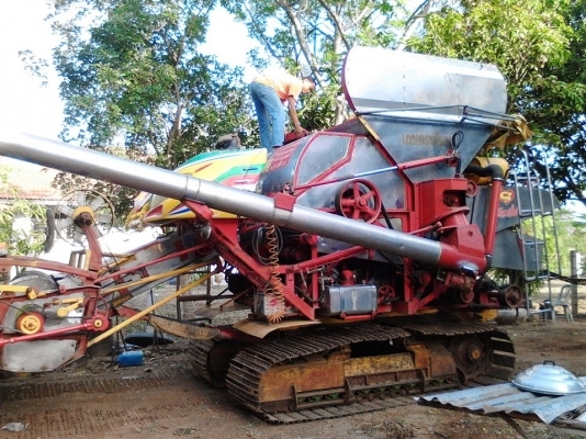 ขายด่วน! รถเกี่ยวไอ้หนุ่มไวไฟปี54 เครื่อง HINO JO8C 240แรงม้า เทอร์โบโรงงานเดิม / ปั้มอีตั้น23 /ตัวเดิน 12