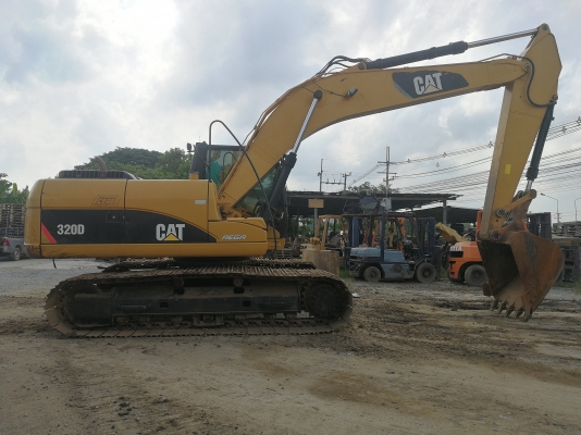 #ขายครับCat320D สภาพพร้อมใช้งานครับ แน่นทุกจุด สวยๆๆครับ  สนใจโทร.0851562314 k.บอย แทรคเตอร์ (รับซื้อขายแลกเปลี่ยนเครืองจักรหนักทุกรุ่น)