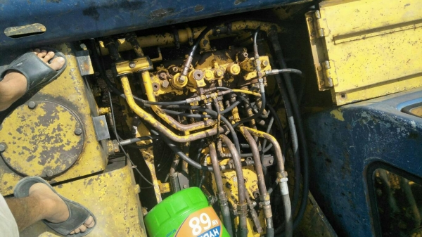 มี VDO ให้ชม. KOBELCO SK200-/// เอกสารเล่ม ราคา 480000