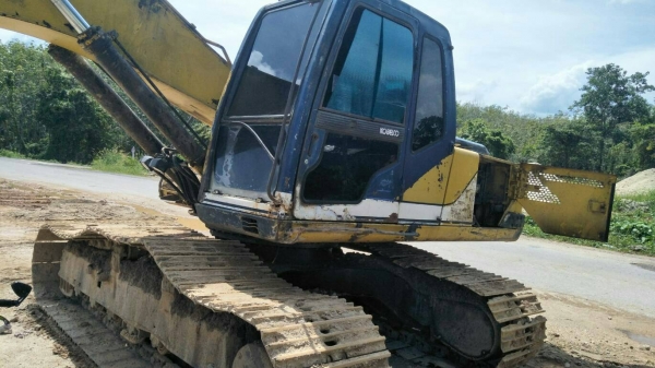 มี VDO ให้ชม. KOBELCO SK200-/// เอกสารเล่ม ราคา 480000