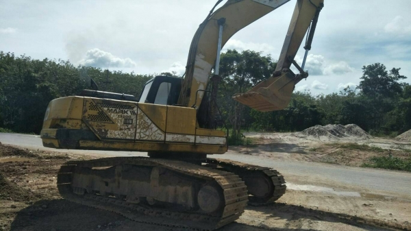 มี VDO ให้ชม. KOBELCO SK200-/// เอกสารเล่ม ราคา 480000