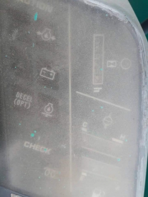 ขายจ้า..KOMATSU PC40-7  เก่านอกแท้  สภาพสวย  มีลายแย๊ก  5,xxx  ชั่วโมง  เครื่องปั๊มแห้ง สภาพสวย  พร้อมใช้  โทร  089-3818694  จ๊อย