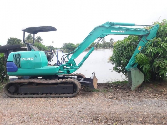 ขายจ้า..KOMATSU PC40-7  เก่านอกแท้  สภาพสวย  มีลายแย๊ก  5,xxx  ชั่วโมง  เครื่องปั๊มแห้ง สภาพสวย  พร้อมใช้  โทร  089-3818694  จ๊อย
