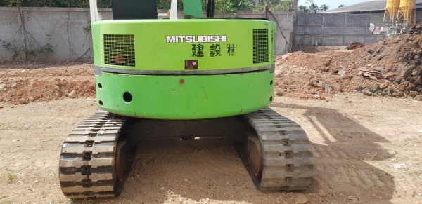 รถขุดขนาด 5.5 ตัน Mitsubishi MX 55 เครื่องยนต์มิตซูบิชิ k4n ปั๊มนิ้ว ระบบทำงานไว offset boom สามารถสไลด์ซ้ายขวาได้ เก่าญี่ปุ่นแท้ยังไม่เคยใช้งานในเมืองไทยราคา 365,000 บาท โทรสอบถามได้ที่เบอร์ 081-8416818, 092-9938255 หรือ ติดต่อสอบถามได้ที่  กดไปที่ล