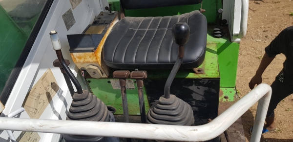 รถขุดขนาด 5.5 ตัน Mitsubishi MX 55 เครื่องยนต์มิตซูบิชิ k4n ปั๊มนิ้ว ระบบทำงานไว offset boom สามารถสไลด์ซ้ายขวาได้ เก่าญี่ปุ่นแท้ยังไม่เคยใช้งานในเมืองไทยราคา 365,000 บาท โทรสอบถามได้ที่เบอร์ 081-8416818, 092-9938255 หรือ ติดต่อสอบถามได้ที่  กดไปที่ล