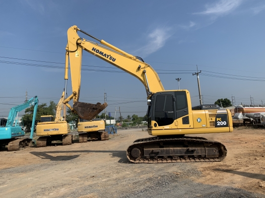 ขาย KOMATSU PC200-8 ปี2006 รถพร้อมใช้งาน