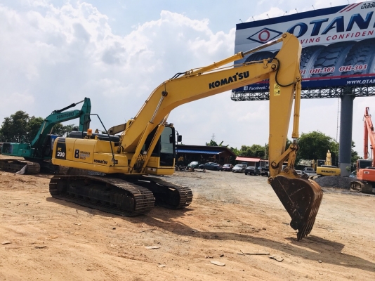 ขาย KOMATSU PC200-8 ปี2006 รถพร้อมใช้งาน