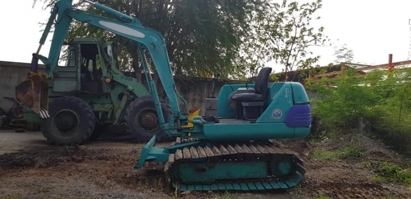 รถขุดKOMATSU PC10-7 แทรคเหล็กตีนเป็ด ช่วงล่างสวย เครืองยนต์โคมัสสุ รุ่น7 ใช้งาน2000ชั่วโมง เก่าญี่ปุ่น สภาพดีพร้อมใช้งาน พร้อมเอกสาร ราคา250,000บาท รับรองคุณภาพ สนใจติดต่อ โทร 081-8416818 ,083-4355829 #KPGแทรคเตอร์ หรือติดต่อสอบถามได้ที่  กดไปที่ลิ้ง
