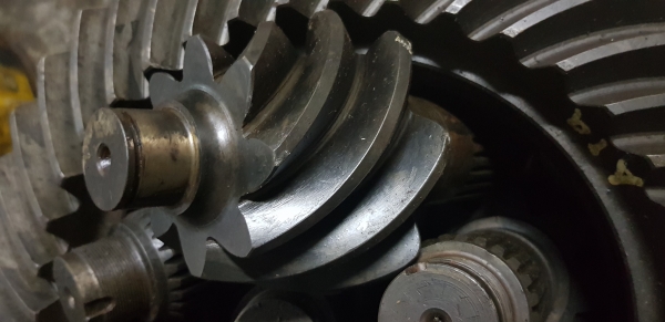 จานเฟืองท้าย เดือยหมู ฟูโซ่ 8 ตันลูกหลัง และ Isuzu ล็อคใหญ่ลูกหลัง